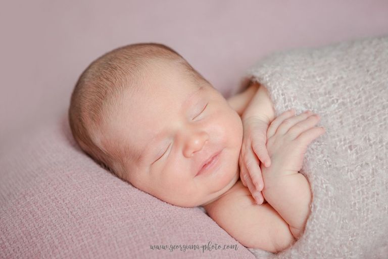 séance photo nouveau-né posé plaisir