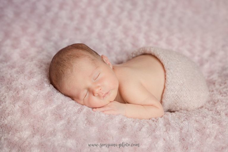 séance photo nouveau-né posé plaisir